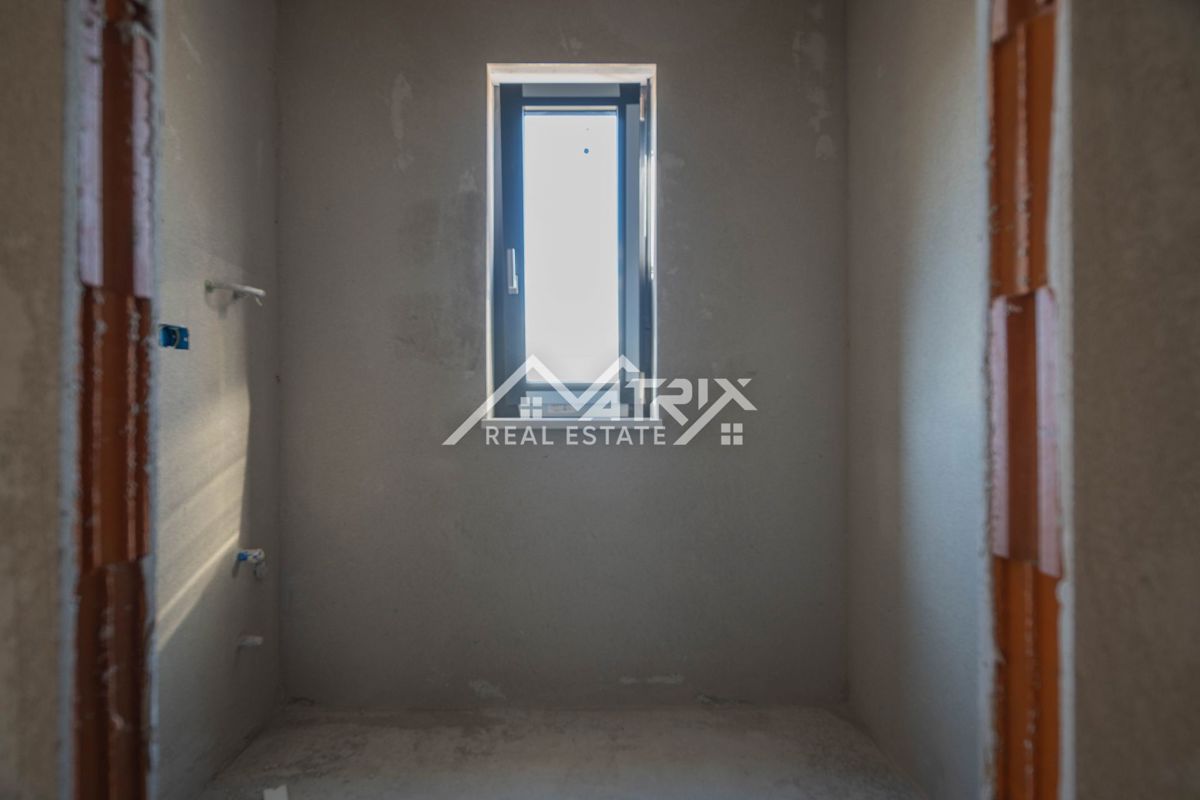 Pula, kakovostna novogradnja – funkcionalno stanovanje, shramba in parking