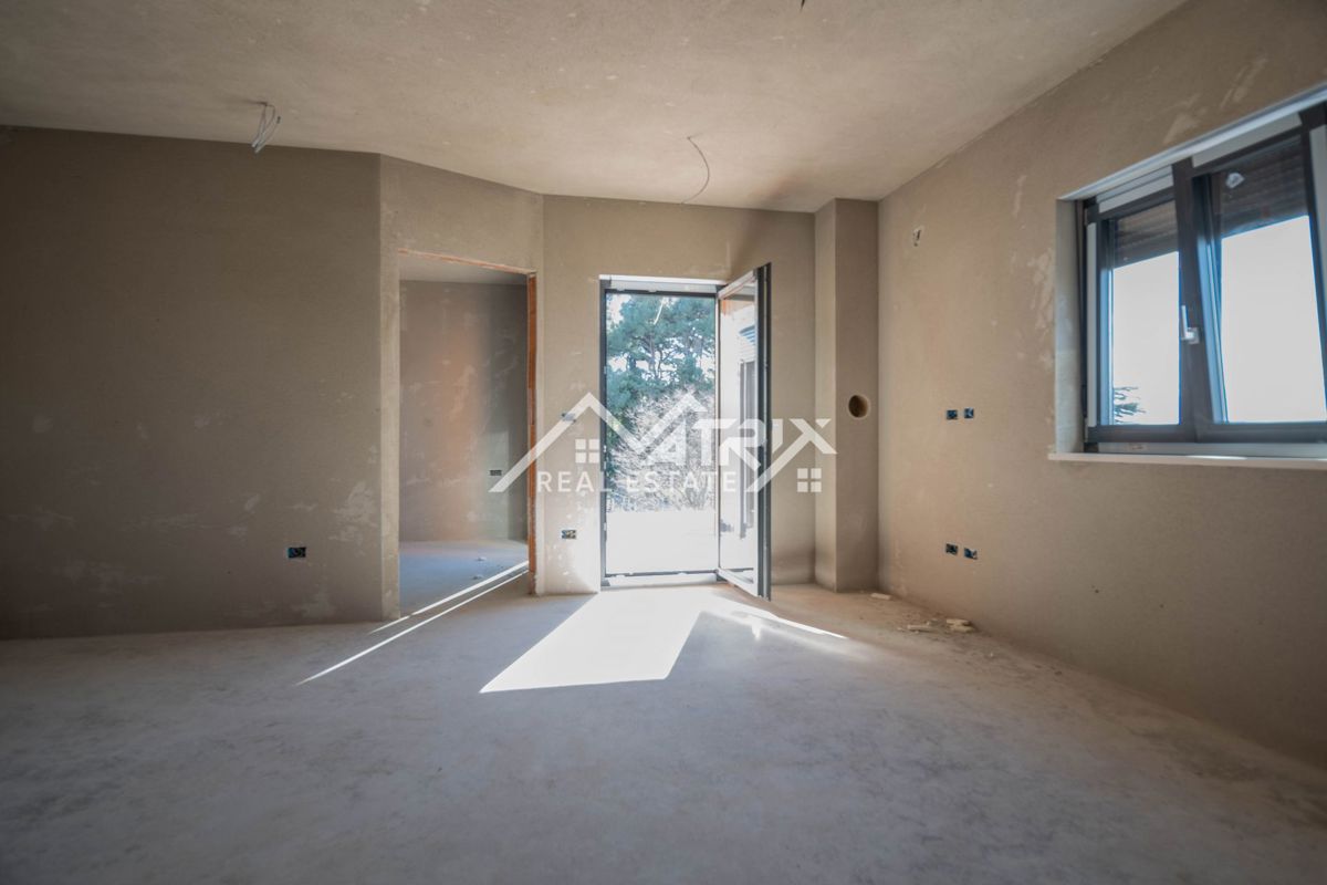 Pula, kakovostna novogradnja – funkcionalno stanovanje, shramba in parking