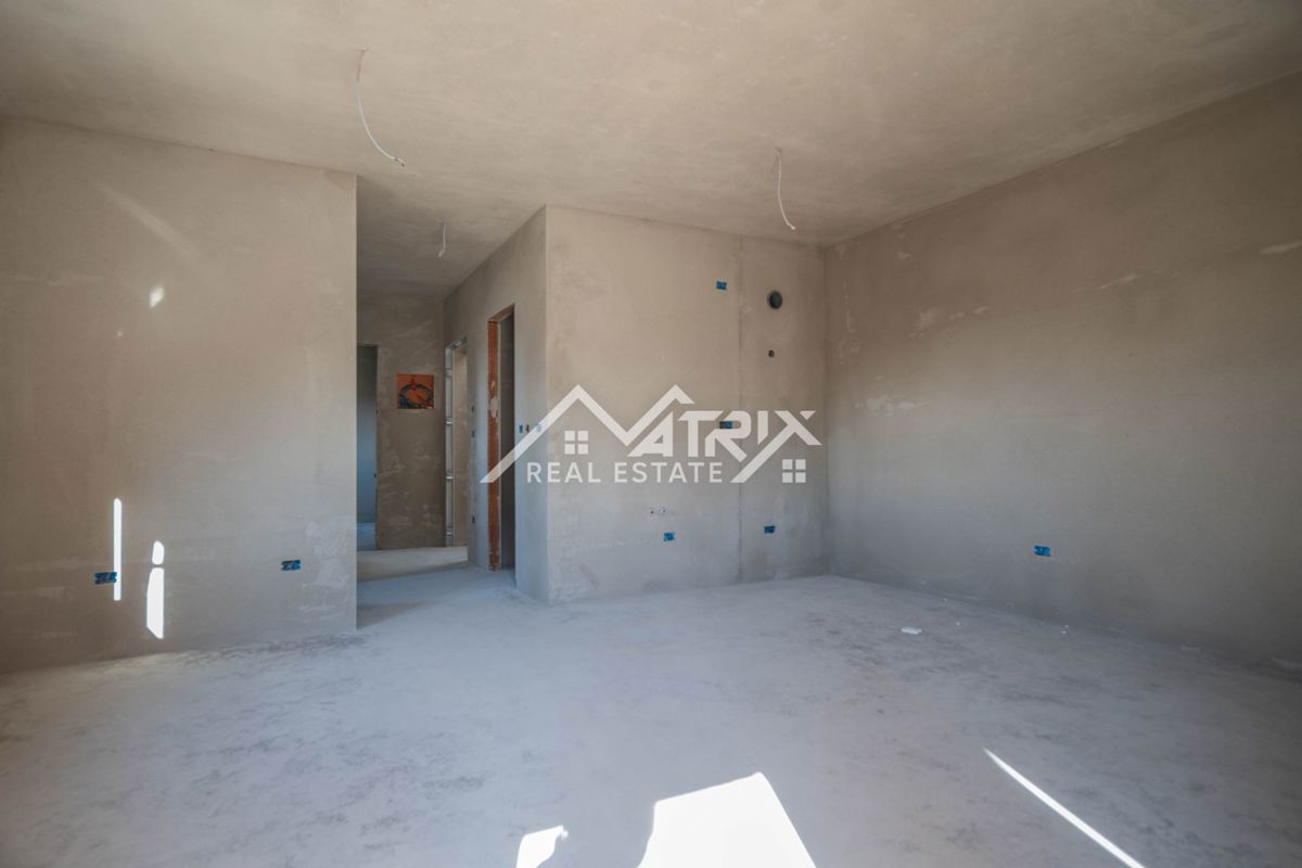 Pula, kakovostna novogradnja – funkcionalno stanovanje, shramba in parking