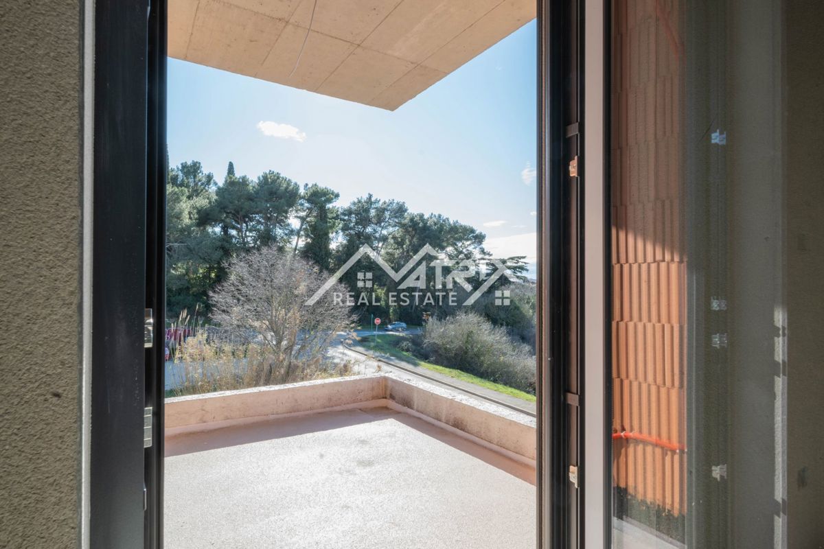 Pula, kakovostna novogradnja – funkcionalno stanovanje, shramba in parking