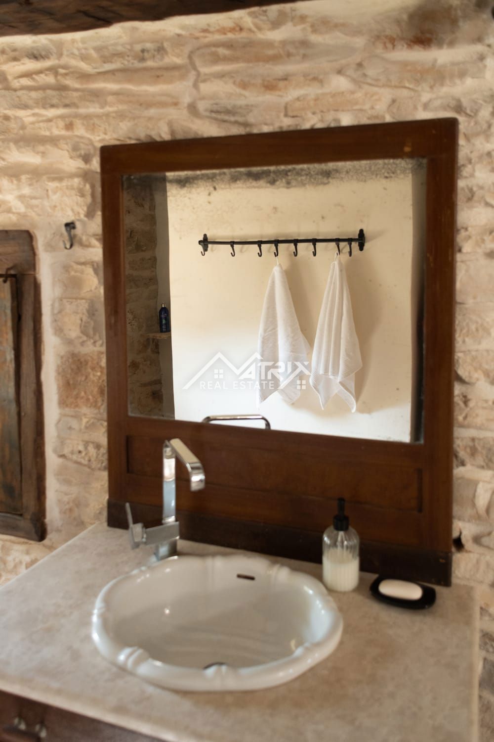 Svetvinčenat okolica, prenovljena kamnita hiša z 2 terasama