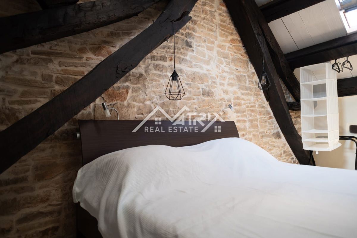 Svetvinčenat okolica, prenovljena kamnita hiša z 2 terasama