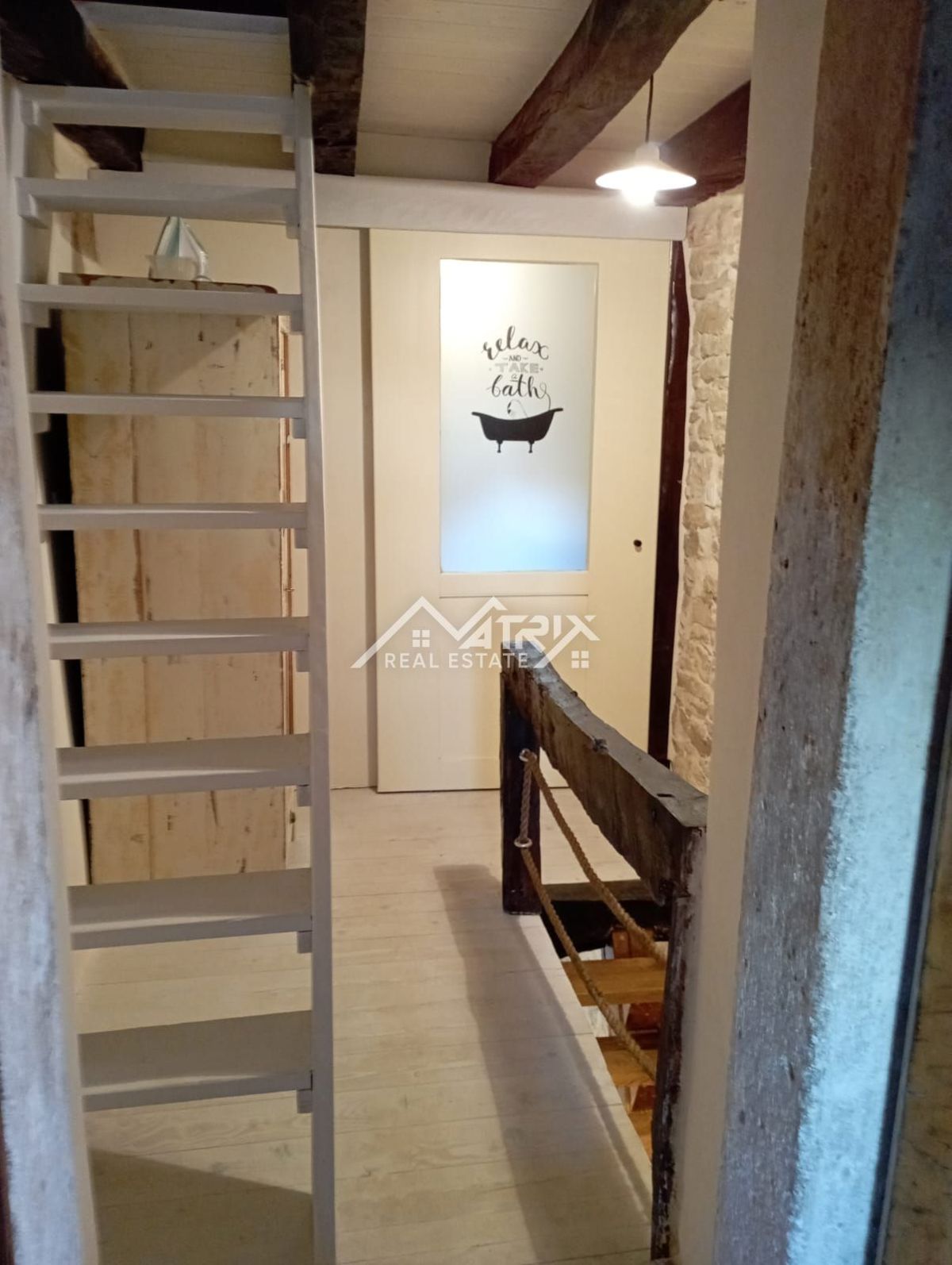 Svetvinčenat okolica, prenovljena kamnita hiša z 2 terasama