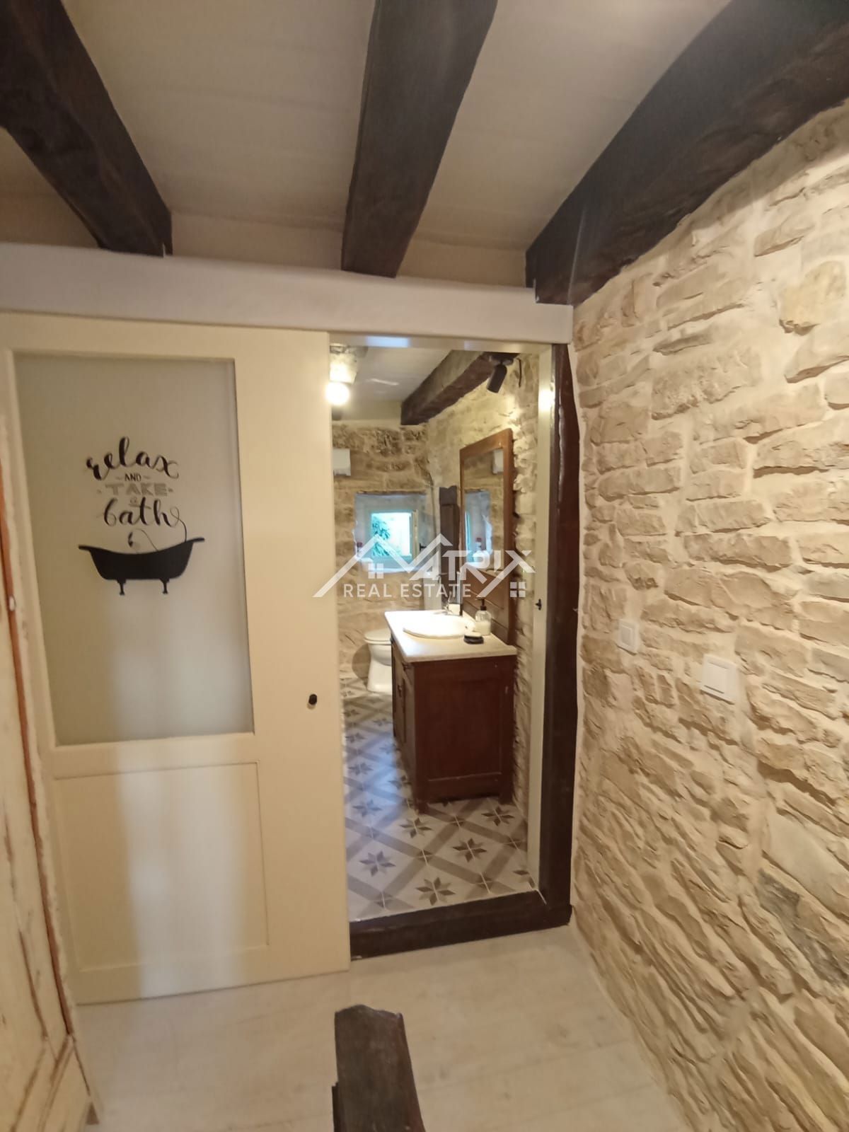 Svetvinčenat okolica, prenovljena kamnita hiša z 2 terasama