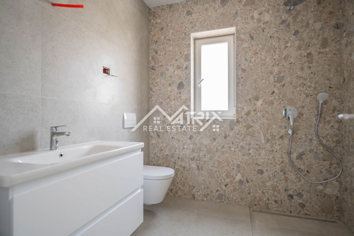 Medulin, penthouse s panoramskim razgledom, prvi vrsti do morja