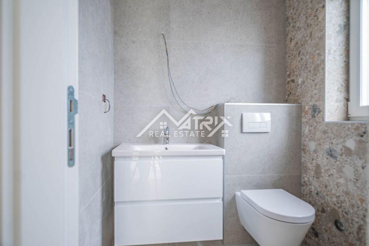 Medulin, penthouse s panoramskim razgledom, prvi vrsti do morja