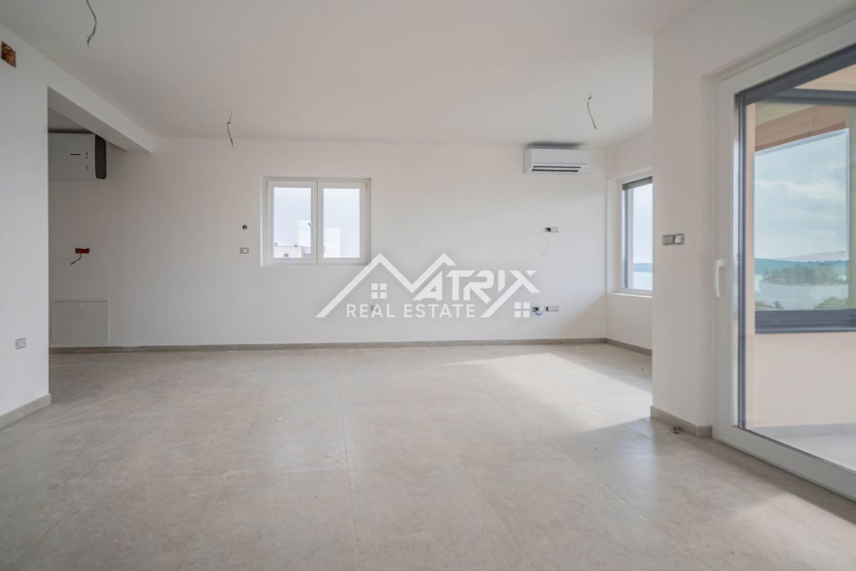 Medulin, penthouse s panoramskim razgledom, prvi vrsti do morja