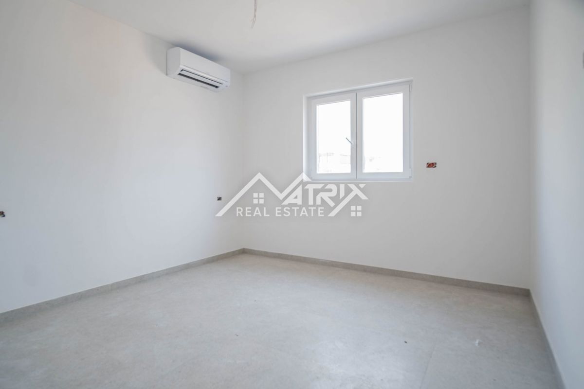 Medulin, penthouse s panoramskim razgledom, prvi vrsti do morja