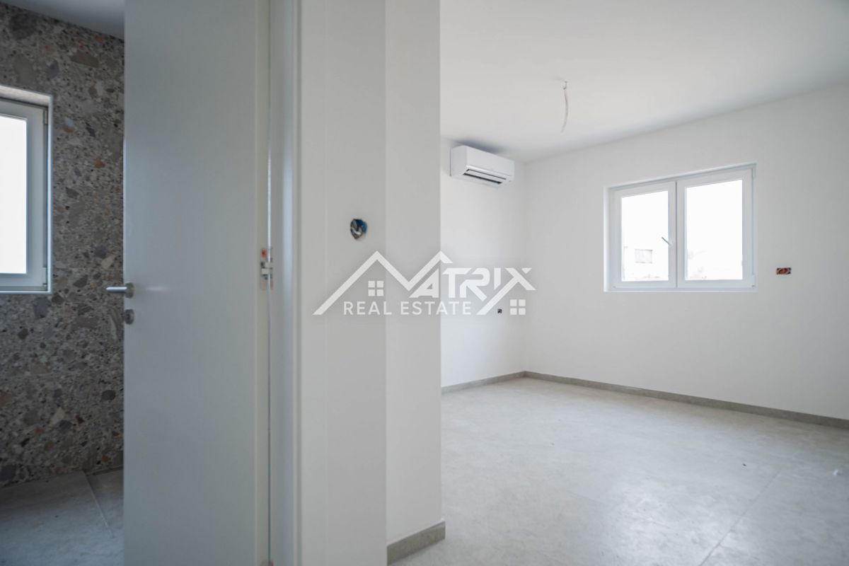 Medulin, penthouse s panoramskim razgledom, prvi vrsti do morja