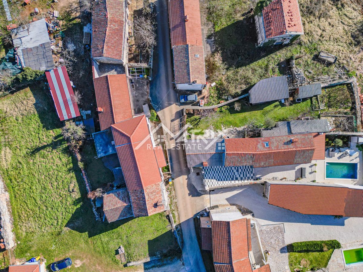 Okolica Žminja, avtentična istrska posest s potencialom