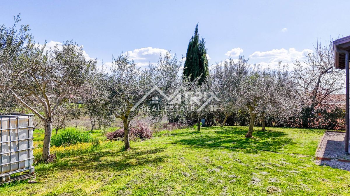 Poreč okolica, Samostojna hiša z vrtom in dvema etažama