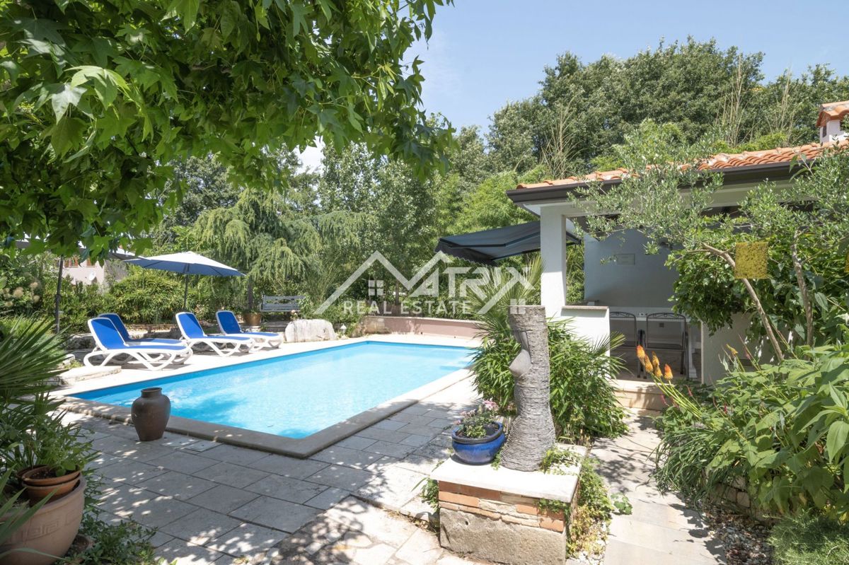 Poreč, čudovita hiša 700 metrov od morja