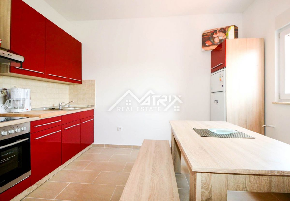Poreč Okolica Hiša s 4 apartmaji in bazenom na top lokaciji!