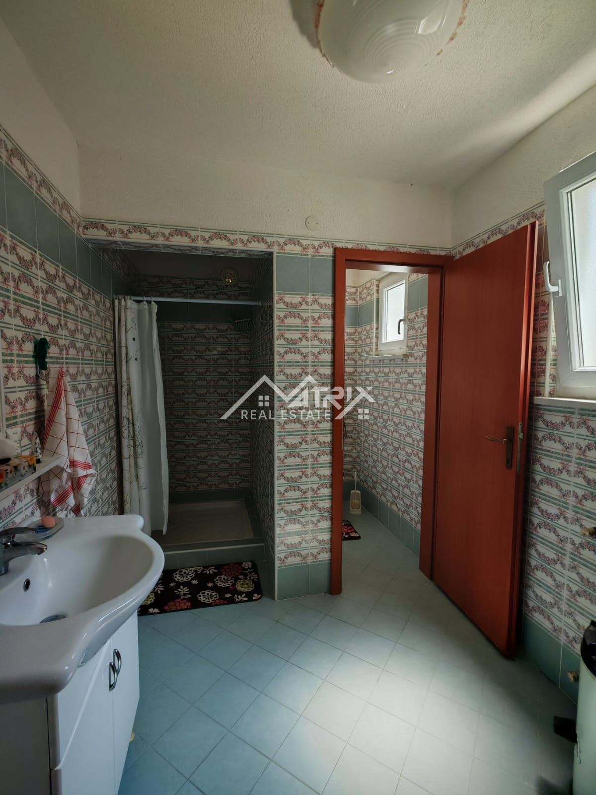 Savudrija, Crveni Vrh – Hiša s tremi stanovanjskimi enotami in pogledom na morje