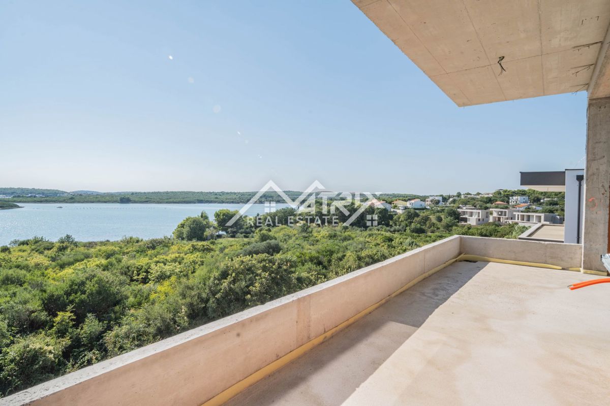 Medulin, penthouse s panoramskim razgledom, prvi vrsti do morja