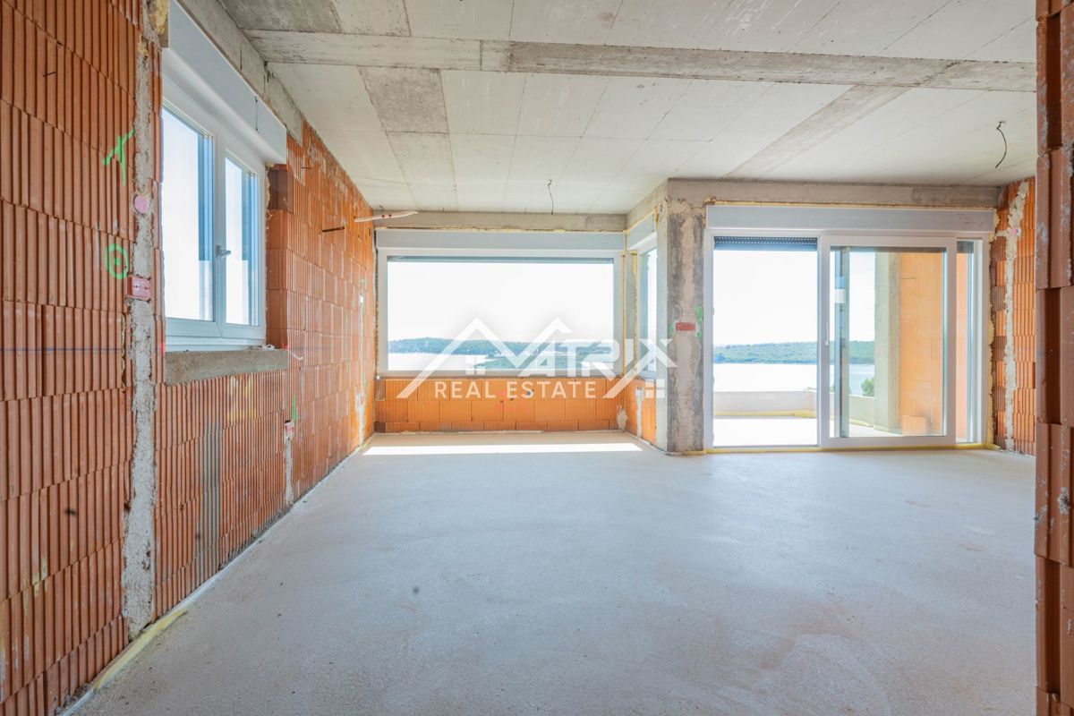 Medulin, penthouse s panoramskim razgledom, prvi vrsti do morja