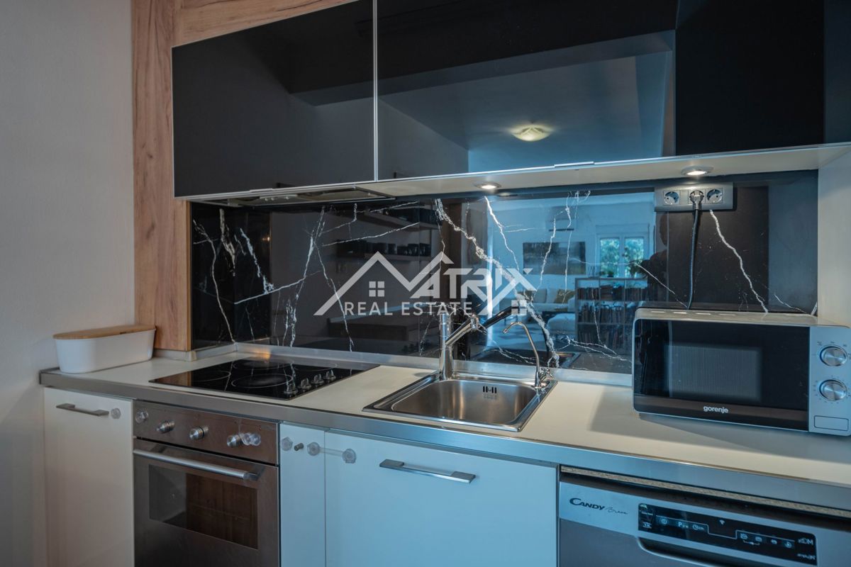 Ližnjan, dvosobno stanovanje s pogledom na morje – priložnost