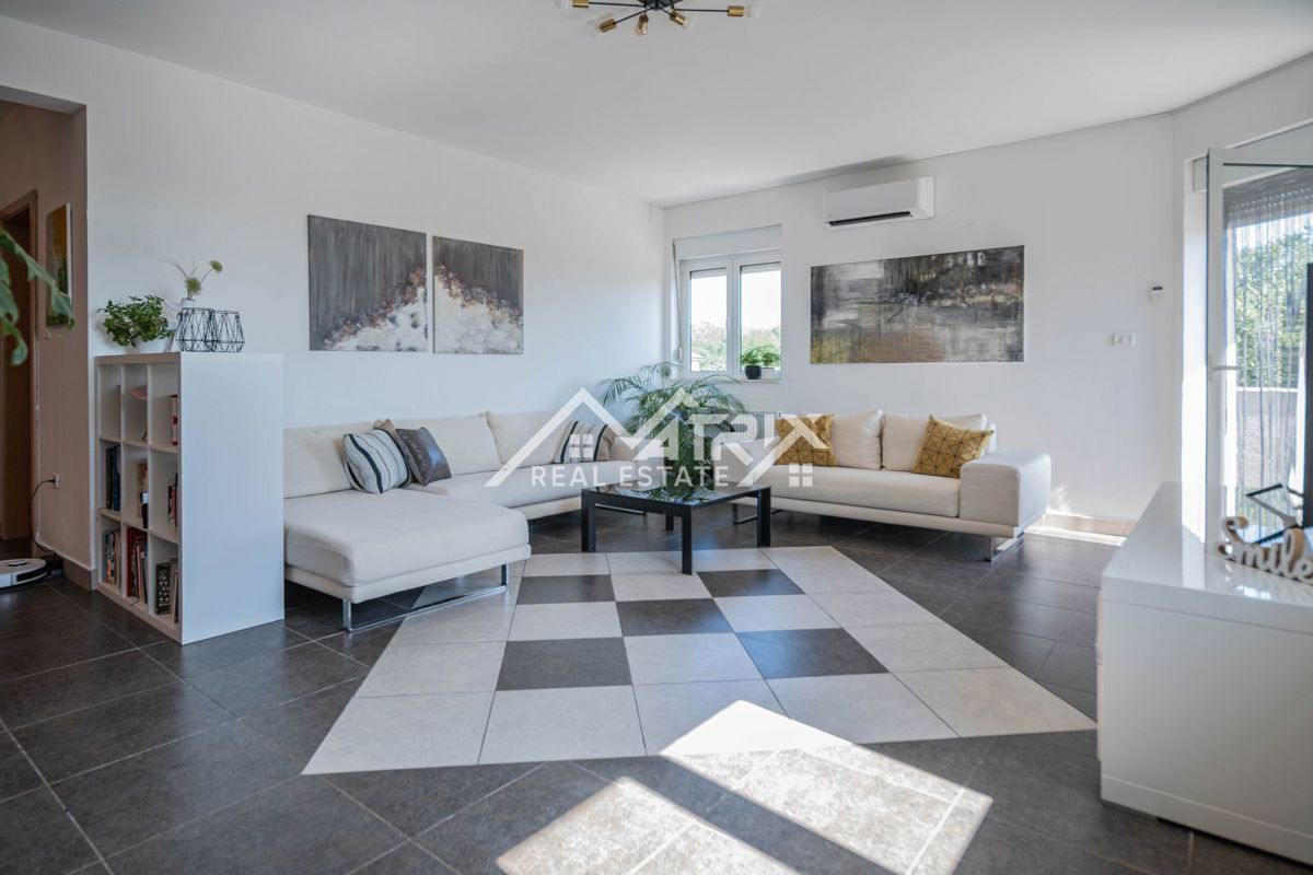 Ližnjan, dvosobno stanovanje s pogledom na morje – priložnost