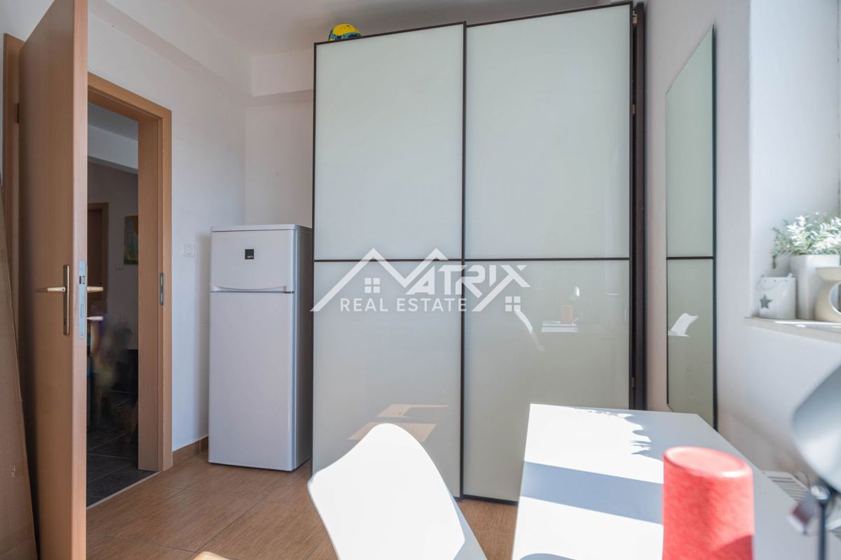 Ližnjan, dvosobno stanovanje s pogledom na morje – priložnost