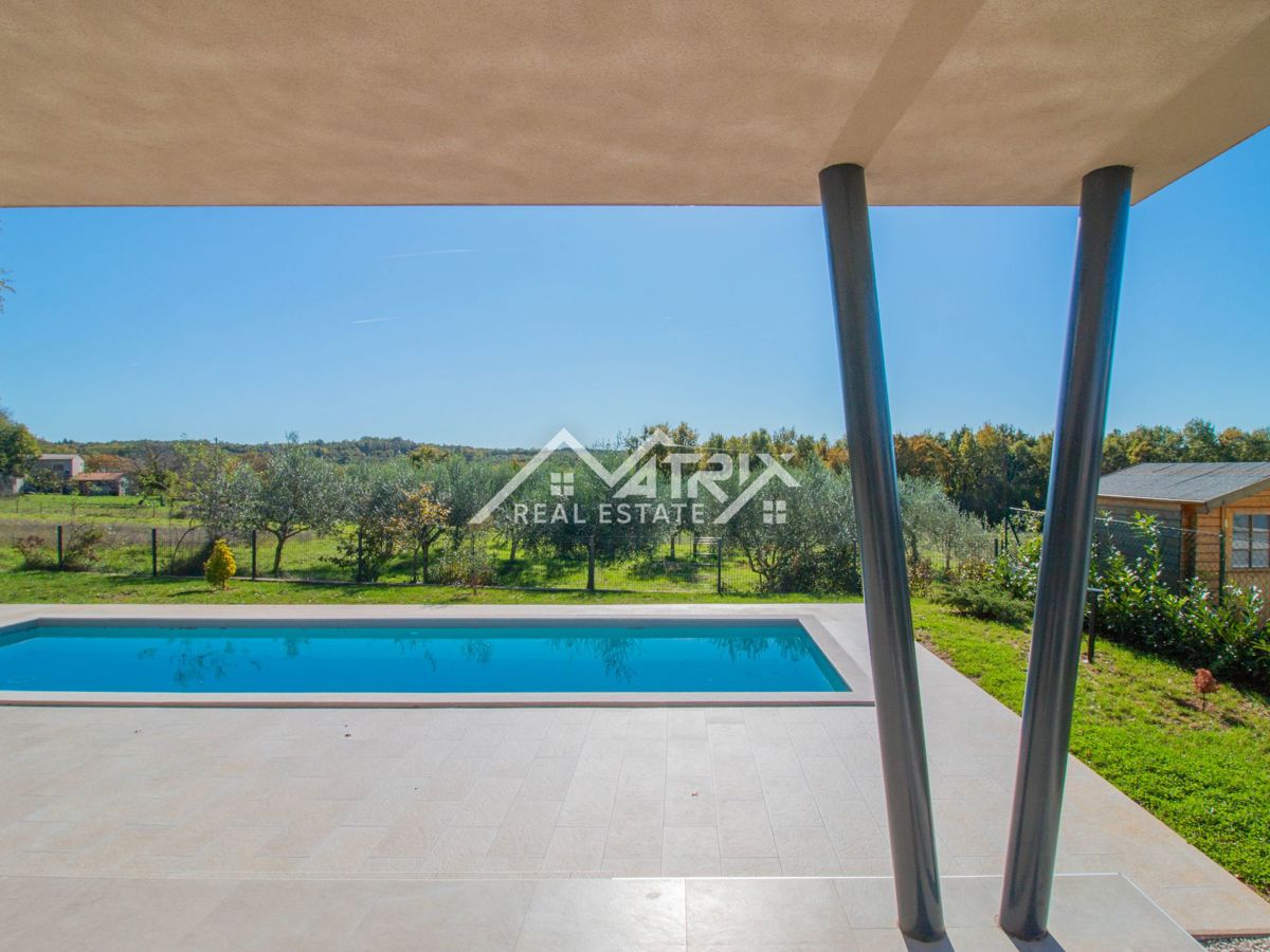 Okolica Poreča, Moderna hiša z bazenom, Novo in opremljeno!