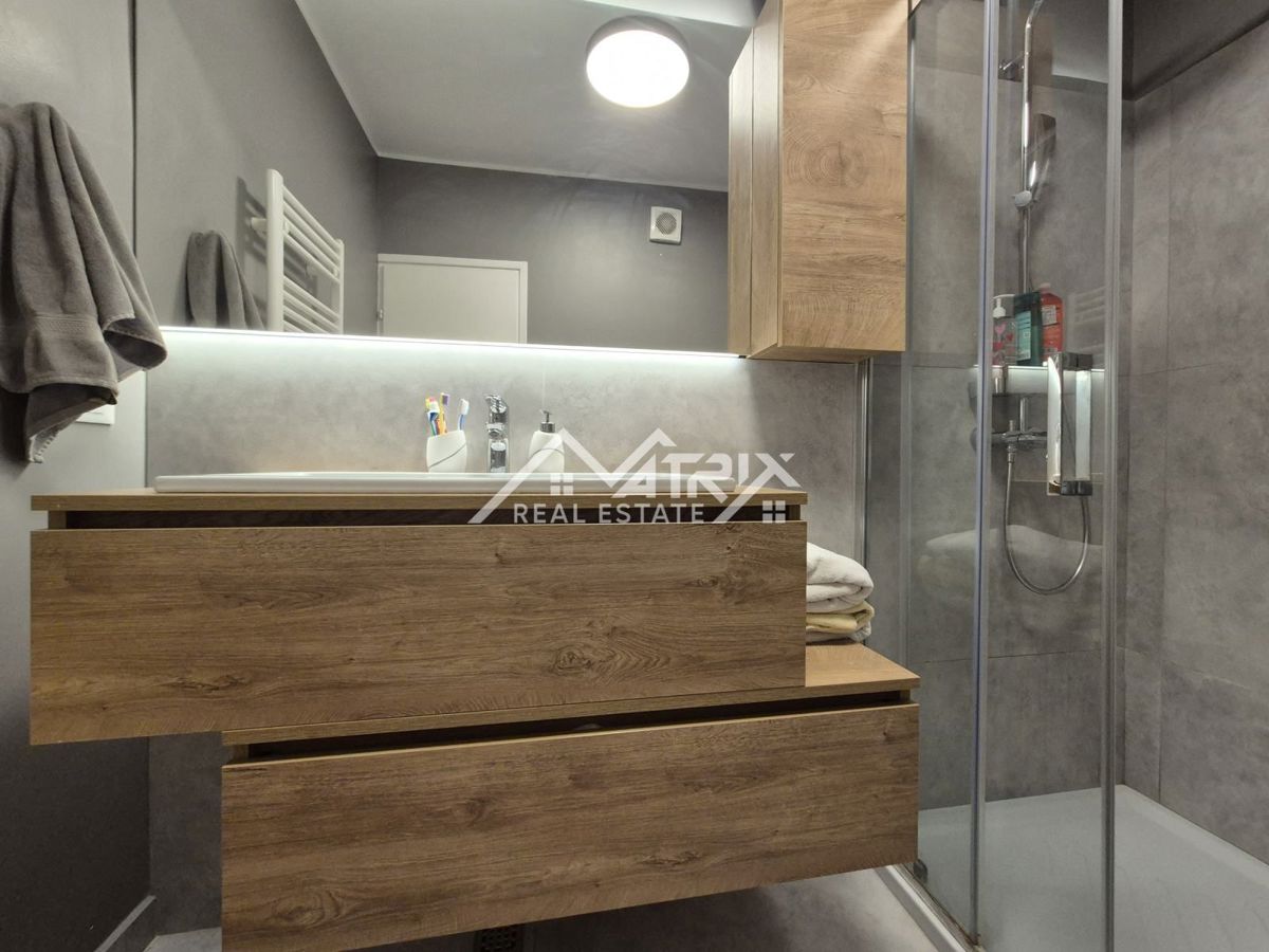 Rovinj, popolnoma prenovljeno stanovanje na odlični lokaciji