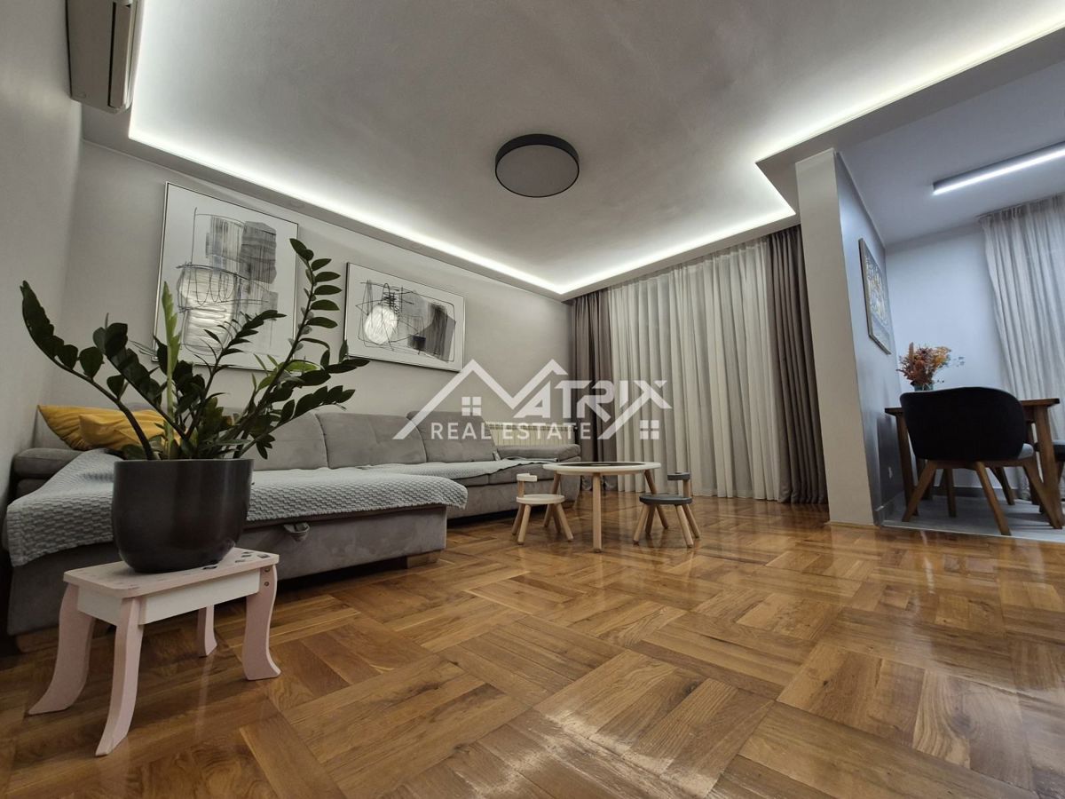 Rovinj, popolnoma prenovljeno stanovanje na odlični lokaciji