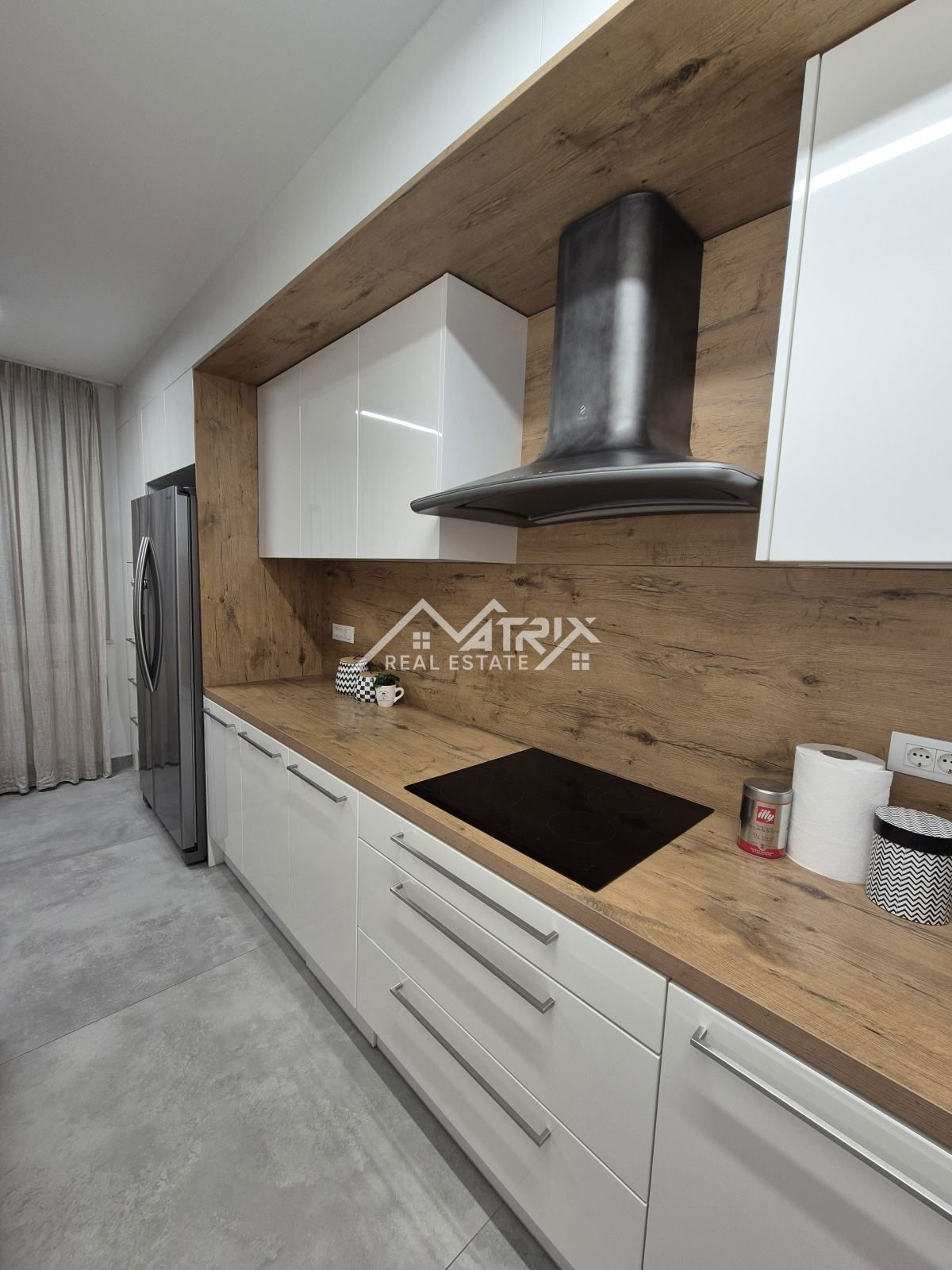 Rovinj, popolnoma prenovljeno stanovanje na odlični lokaciji