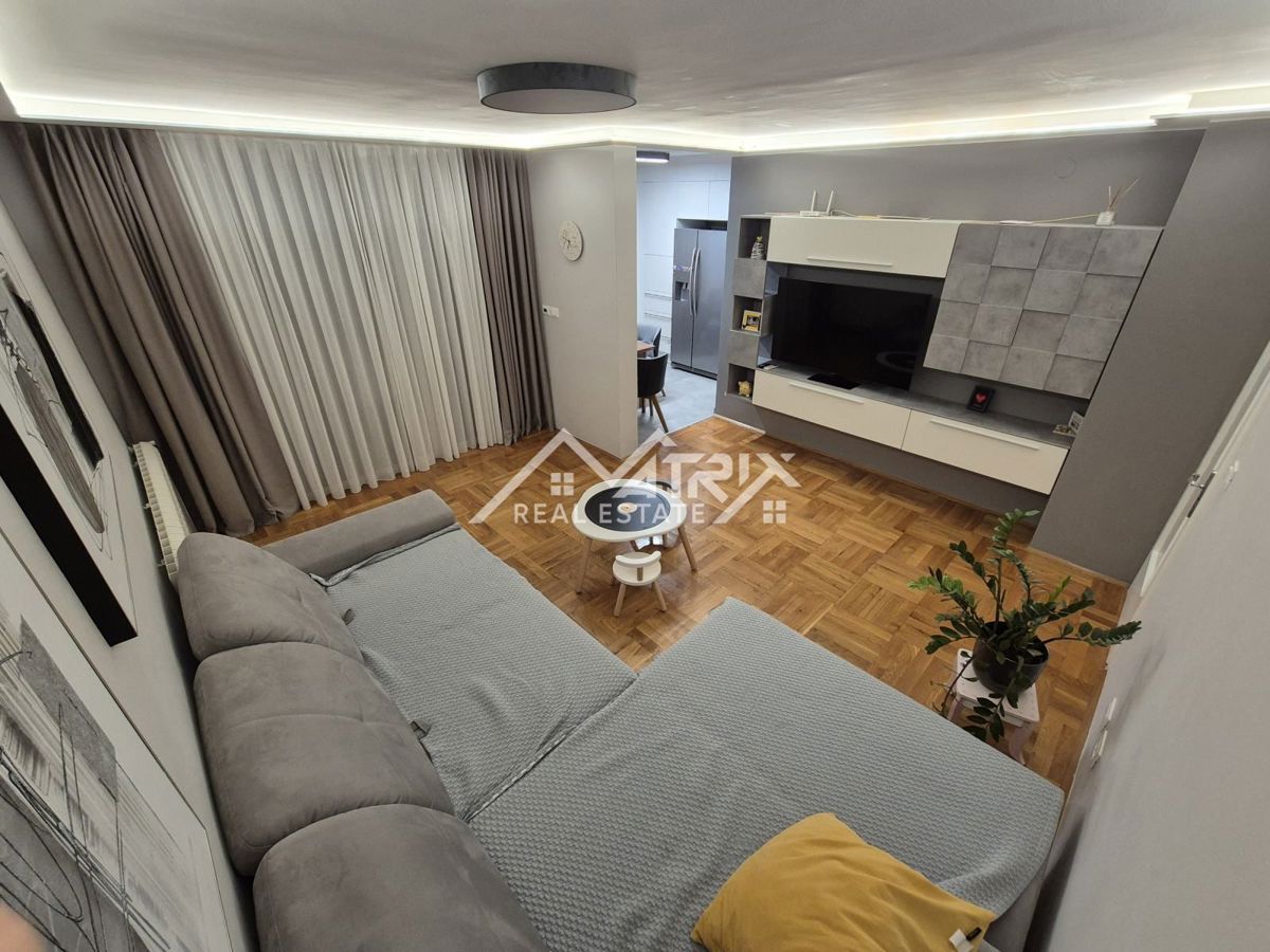 Rovinj, popolnoma prenovljeno stanovanje na odlični lokaciji