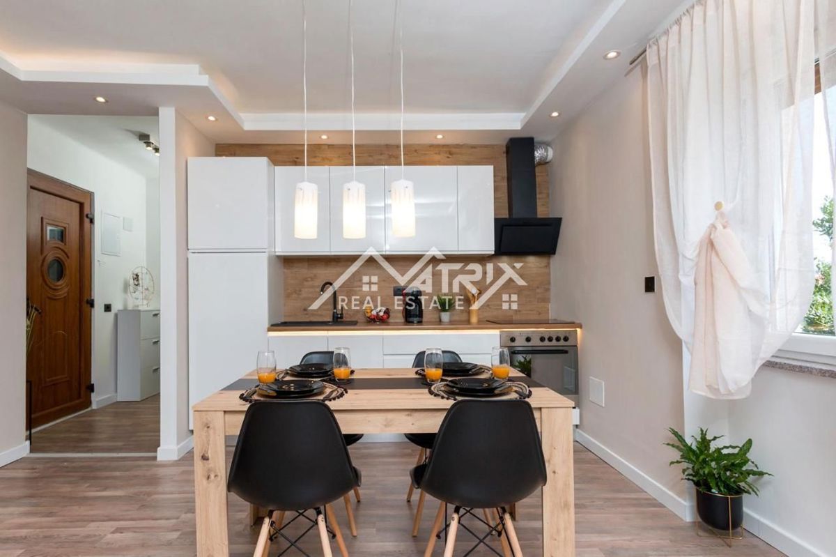 Pulj, prenovljeno stanovanje 41 m² z ložo na vrh lokaciji