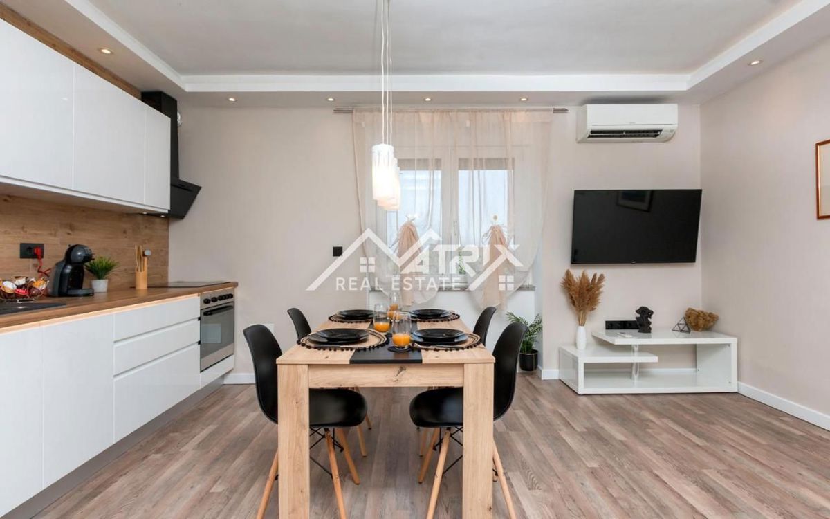 Pulj, prenovljeno stanovanje 41 m² z ložo na vrh lokaciji