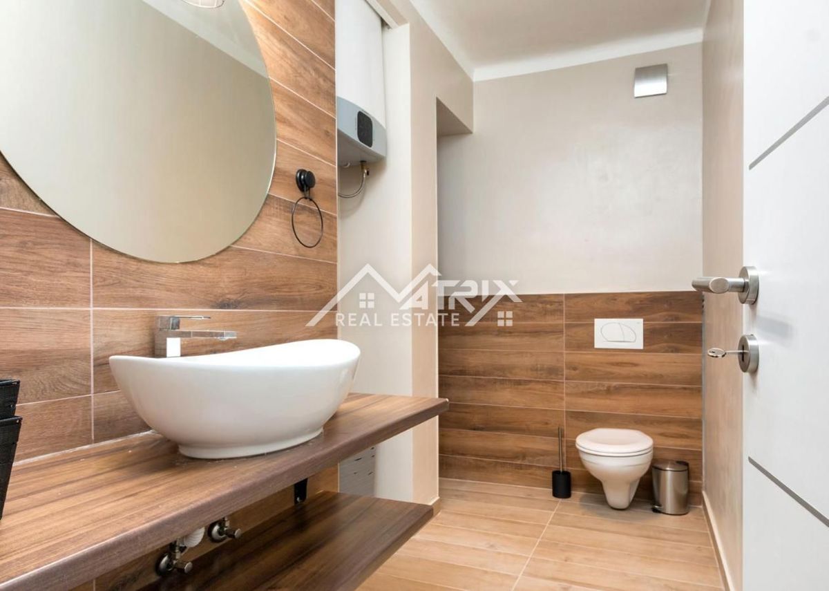 Pulj, prenovljeno stanovanje 41 m² z ložo na vrh lokaciji