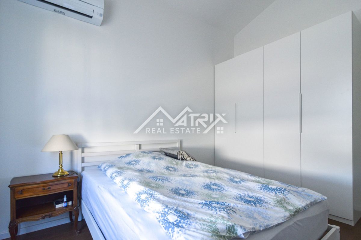 Poreč širše območje, Enonadstropna hiša z bazenom