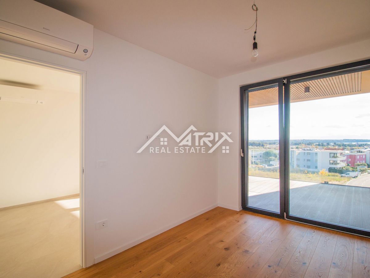 Novigrad Stanovanje z odprtim pogledom na morje! Novogradnja