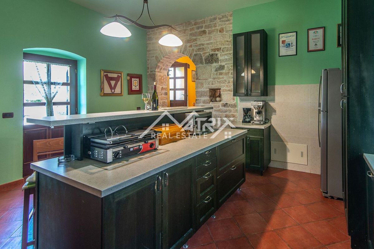 Območje Svetvinčenta, avtohtona istrska vila z bazenom!