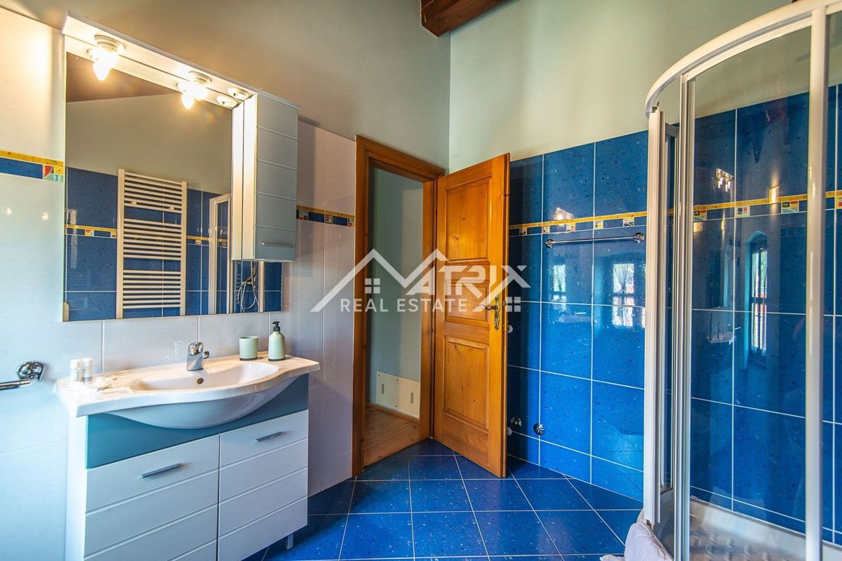 Območje Svetvinčenta, avtohtona istrska vila z bazenom!