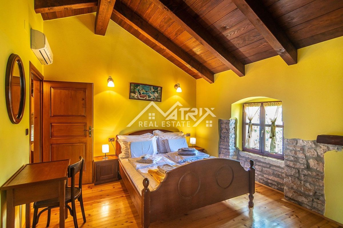 Območje Svetvinčenta, avtohtona istrska vila z bazenom!