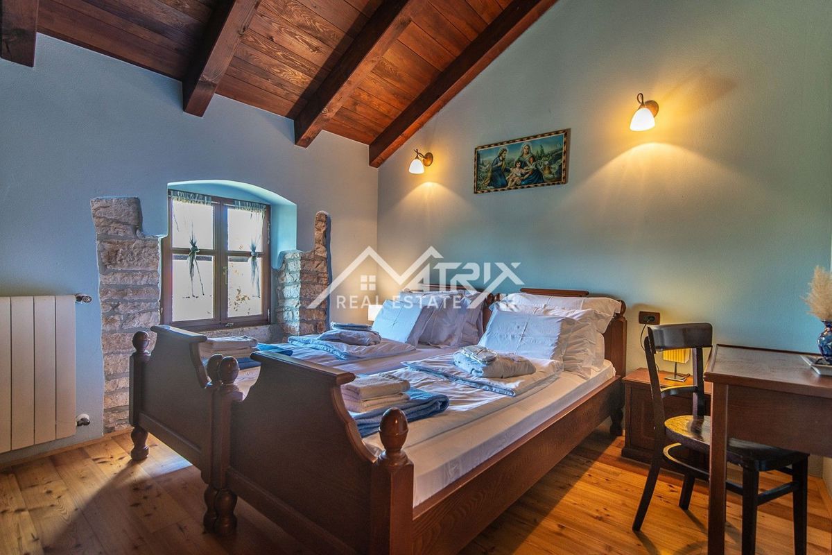 Območje Svetvinčenta, avtohtona istrska vila z bazenom!