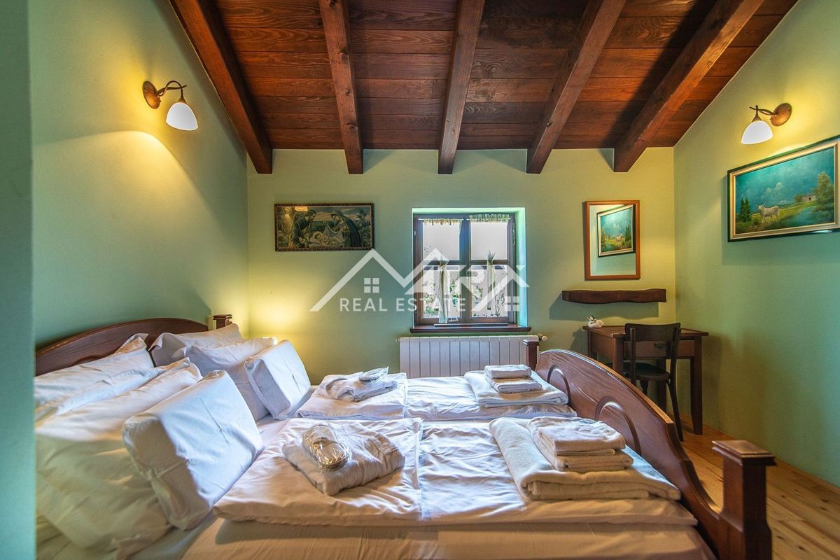 Območje Svetvinčenta, avtohtona istrska vila z bazenom!