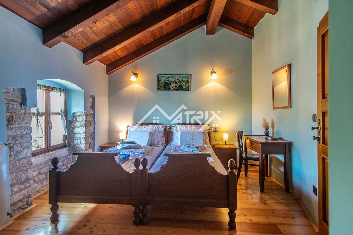 Območje Svetvinčenta, avtohtona istrska vila z bazenom!