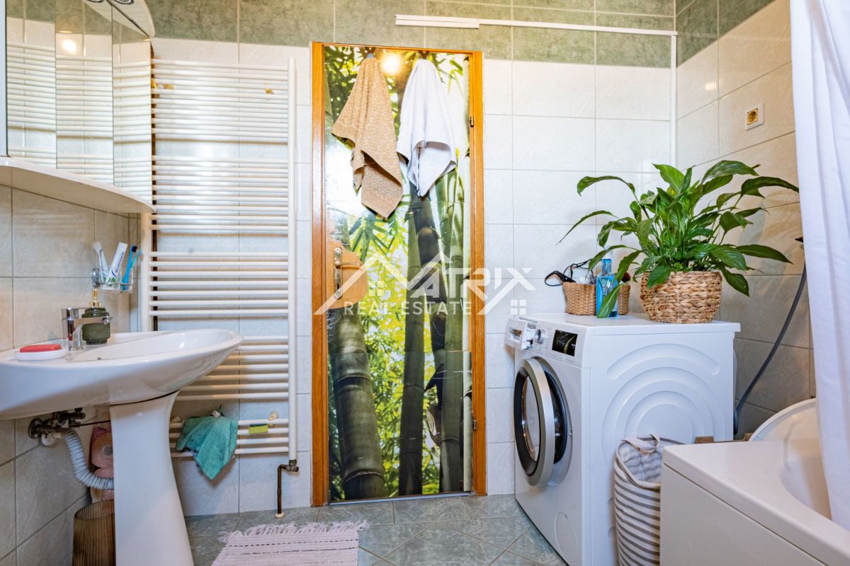  Vinkovci, trosobno stanovanje z balkonom v centru mesta