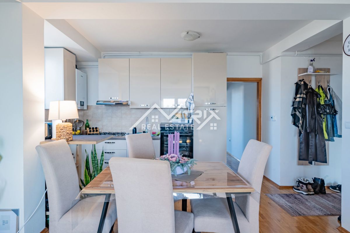  Vinkovci, trosobno stanovanje z balkonom v centru mesta