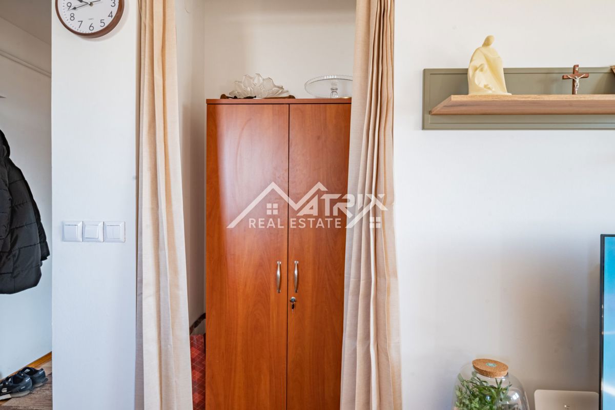  Vinkovci, trosobno stanovanje z balkonom v centru mesta