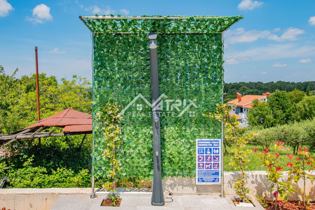 Okolica Barbana, Čudovita hiša z bazenom na mirni lokaciji!