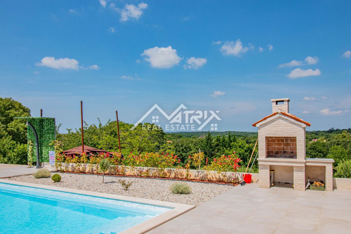 Okolica Barbana, Čudovita hiša z bazenom na mirni lokaciji!