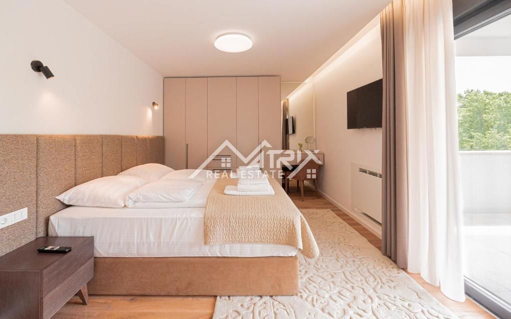 Poreč, Luksuzna vila z bazenom in 4 spalnice v bližini morja