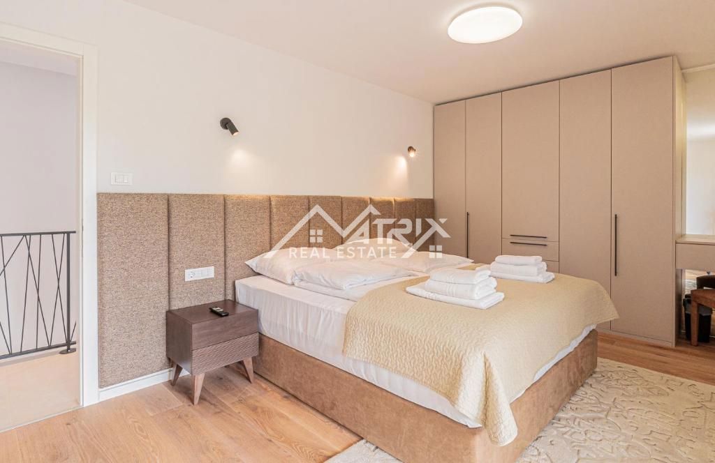 Poreč, Luksuzna vila z bazenom in 4 spalnice v bližini morja