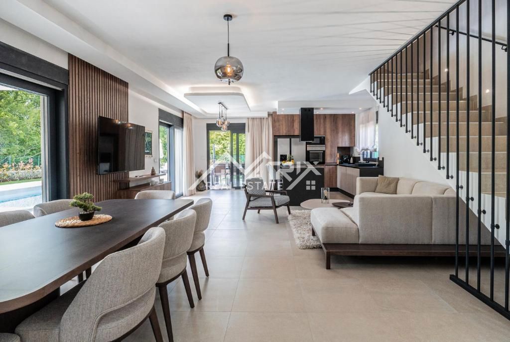 Poreč, Luksuzna vila z bazenom in 4 spalnice v bližini morja