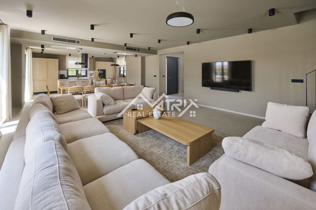 Poreč, Vila z bazenom in 5 spalnicami, pogled na morje, Novo