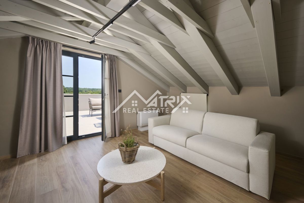 Poreč, Vila z bazenom in 5 spalnicami, pogled na morje, Novo