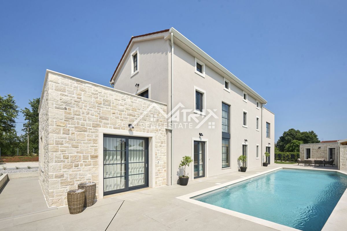 Poreč, Vila z bazenom in 5 spalnicami, pogled na morje, Novo